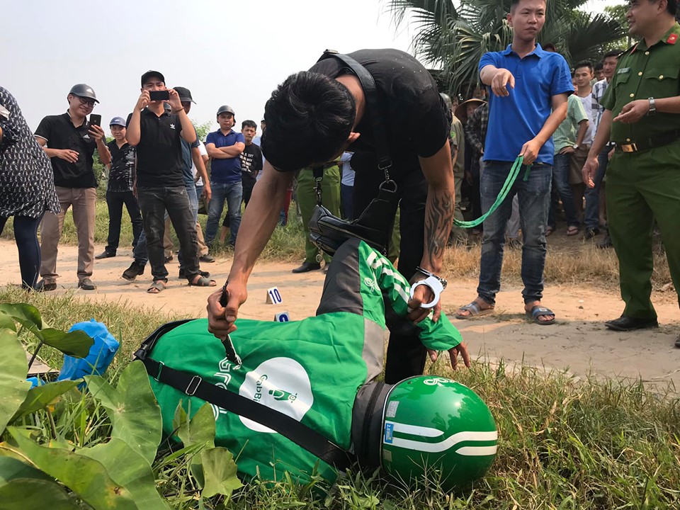 Tài xế GrabBike bị sát hại: Nghi phạm “diễn” lại cảnh nhát dao đoạt mạng