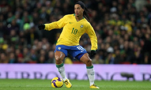 Kỹ thuật siêu đẳng của Ronaldinho “vẩu” thời trai trẻ