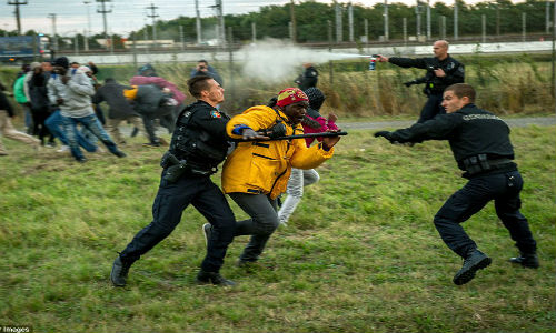 Cảnh sát Pháp trấn áp làn sóng di dân qua Channel Tunnel