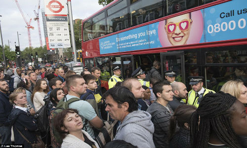 London hỗn loạn vì lái tàu điện ngầm đình công