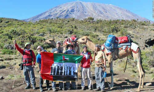 Chinh phục núi Kilimanjaro bằng lạc đà