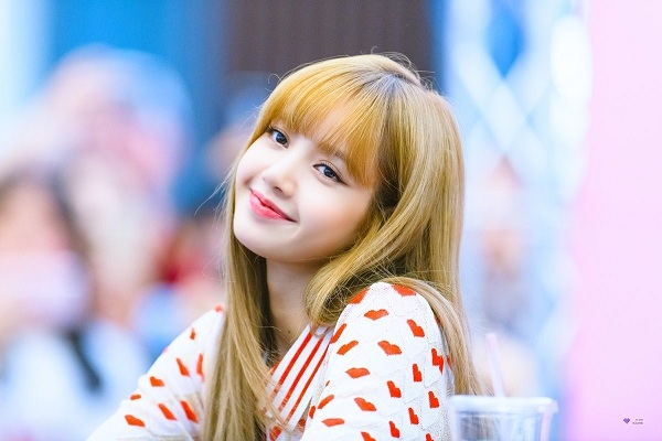 Lisa BlackPink lập kỷ lục liên hoàn trên MXH, chưa idol nào làm được