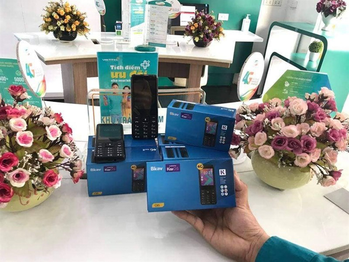 "Chán" B86, BKAV lại sản xuất điện thoại cục gạch 4G giá rẻ