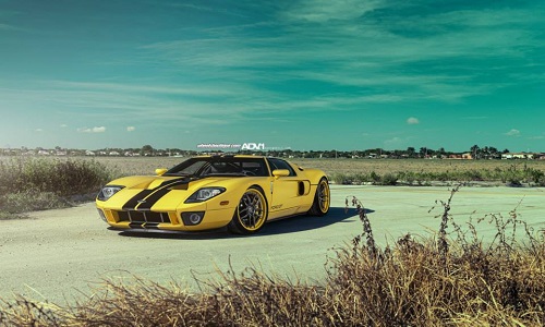 Ford GT vàng chóe đẹp miễn chê, hút hồn dân chơi