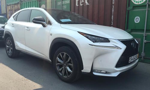 Lexus NX300h trị giá 3 tỷ đồng cập bến Việt Nam