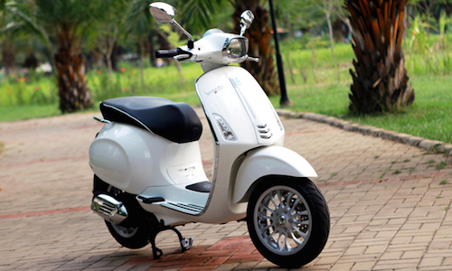 “Xúc động” trước Vespa Sprint 150 i.e. 3V “trắng tinh khôi“