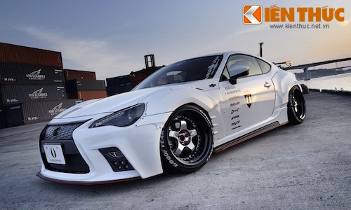 Toyota GT86 “biến hình” thành Lexus với “đồ chơi” hàng hiệu