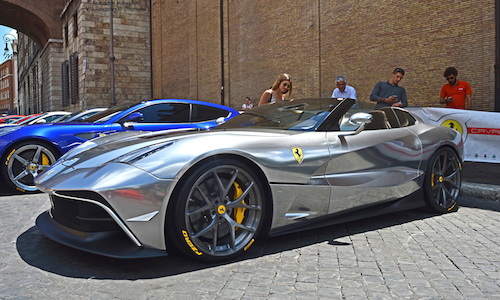 Loá mắt trước tuyệt phẩm Ferrari F12 TRS giá gần 100 tỷ