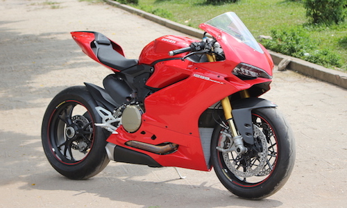 Soi siêu phẩm tiền tỷ Ducati 1299 Panigale S đầu tiên tại VN