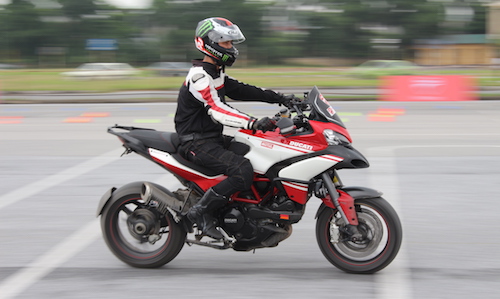 Luyện tập kỹ năng gì tại Ducati Riding Experience 2015?