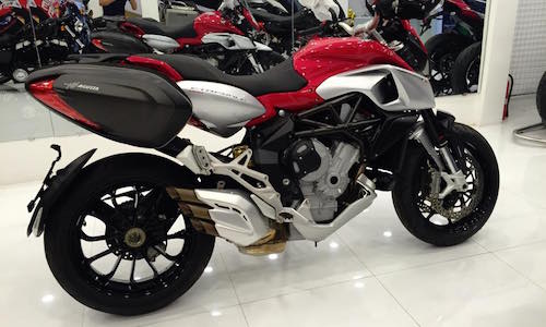 “Xế phượt” MV Agusta Stradale 800 2015 đầu tiên về Việt Nam