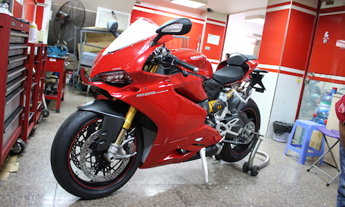 Siêu môtô Ducati 1299 Panigale S chính hãng đầu tiên về Hà Nội