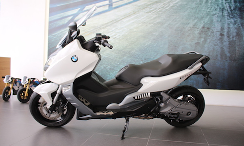 Soi siêu xe tay ga thể thao BMW C600 Sport tại Hà Nội