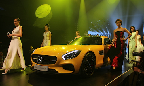 Toàn cảnh khai màn Mercedes-Benz Fashion Week 2015