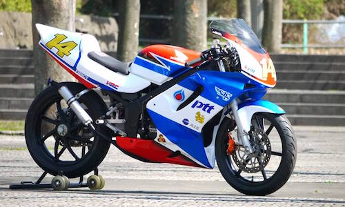 Xem 2 kỳ khói thơm Honda NSR 150SP lên đời xe đua “xịn"