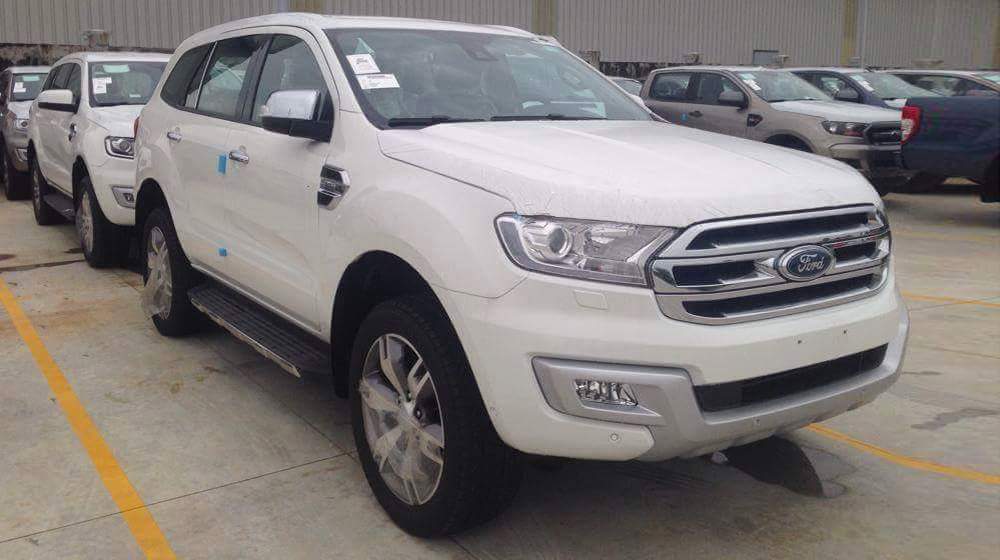 Loạt xe Ford Everest 2015 về Việt Nam chuẩn bị ra mắt