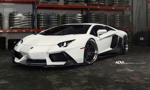 Lamborghini Aventador trở lại với bản độ Vorsteiner