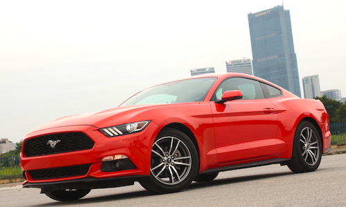 Xế “cơ bắp” Ford Mustang coupe 2015 đầu tiên tại Hà Nội