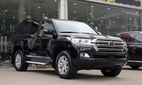 Toyota Land Cruiser 2016 cập bến Hà Nội giá 5,5 tỷ đồng