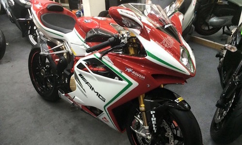 Siêu môtô MV Agusta F4 RC 2015 giá 1,3 tỷ cập bến VN