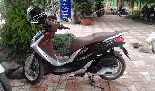 Scooter cao cấp Piaggio Medley bất ngờ lộ diện tại Hà Nội