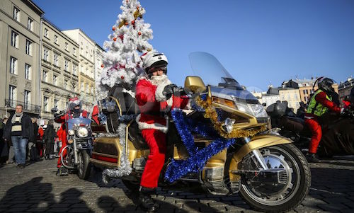 Các biker trên Thế giới chuẩn bị "ngựa sắt" đón Giáng Sinh