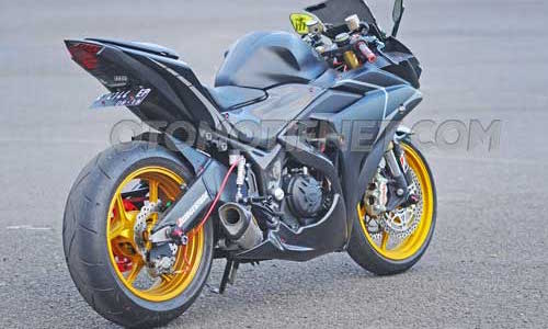 Chiêm ngưỡng Yamaha R25 phong cách siêu môtô