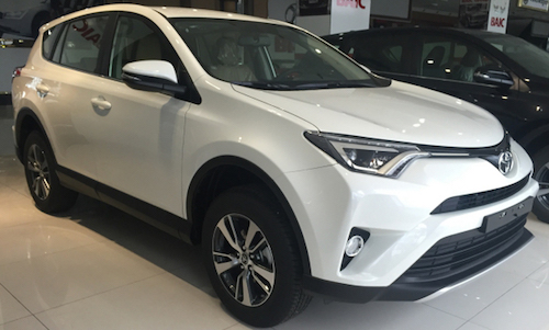 "Hàng xách tay" Toyota RAV4 2016 giá gần 2 tỷ tại Việt Nam