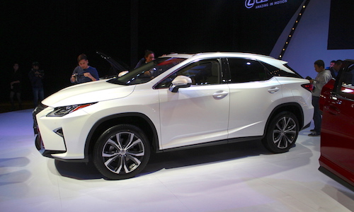 Lexus RX200t 2016 giá 3,06 tỷ có gì khác biệt?