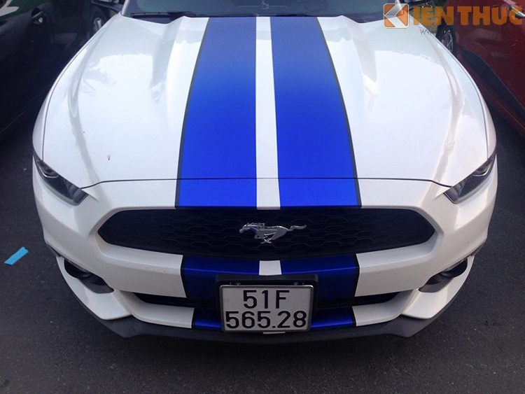 Xế cơ bắp Ford Mustang 2015 nổi bật tại Đà Nẵng