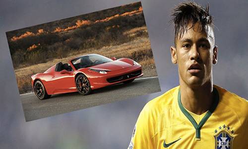 Siêu xe Ferrari 458 Spider của tiền đạo Neymar gặp nạn 