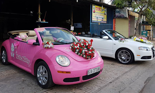 “Con bọ” Volkswagen Beetle Hello Kitty rước dâu tại Sài Gòn