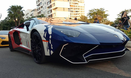 Siêu xe Aventador SV 32 tỷ màu độc của Minh Nhựa