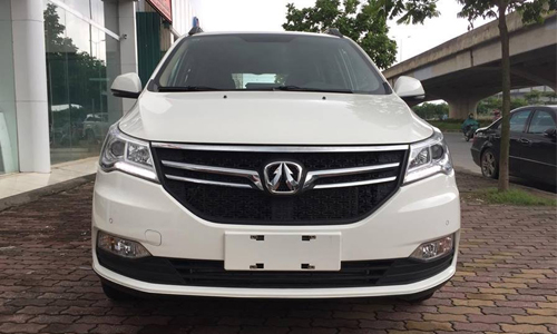 “Xế Tàu” BAIC F5 giá 548 triệu đấu Toyota Innova tại VN