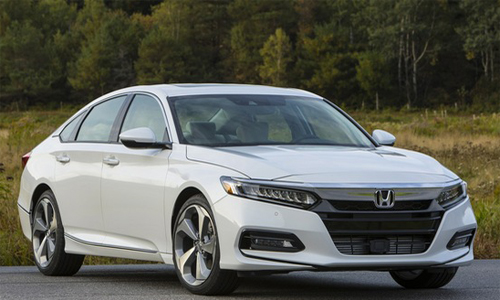 Honda Accord 2018 giá 535 triệu “đấu” Toyota Camry