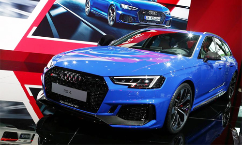 Cận cảnh xe sang Audi RS4 Avant giá từ 2,11 tỷ đồng