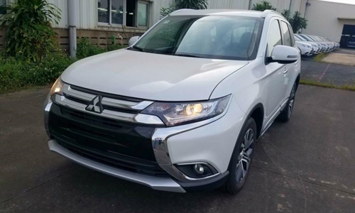 Cận cảnh Mitsubishi Outlander CKD giá 807 triệu tại Việt Nam