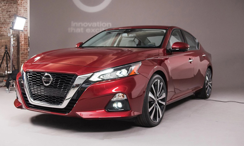 Nissan Altima 2019 thế hệ mới ra mắt "đấu" Toyota Camry