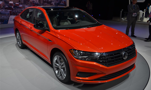 Volkswagen Jetta 2019 “chốt giá” 442 triệu đồng cạnh tranh Mazda3