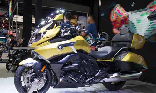 Xe môtô BMW K1600 giá 1,25 tỷ đồng “đấu” Honda GoldWing