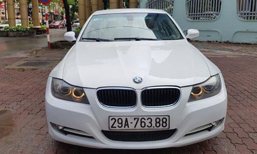 Xe sang BMW 320i dùng 8 năm, giá 468 triệu ở Hà Nội