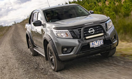 Bộ đôi Nissan Navara đặc biệt giá từ 700 triệu đồng