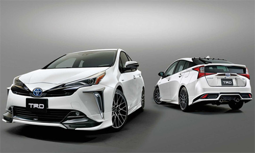 Toyota Prius 2019 hầm hố hơn với gói độ TRD chính hãng 