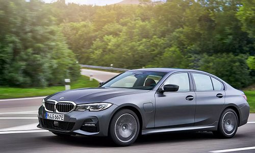 Ra mắt "xe xanh" BMW 330e Plug-in hybrid 2020 mới