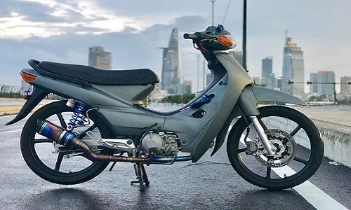 Chi tiết "xe máy cỏ" Honda Wave độ 190cc ở Sài Gòn