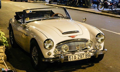 "Soi" xế cổ Austin-Healey 3000 MK III hàng hiếm tại Sài Gòn