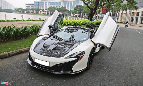 Siêu xe McLaren 650S Spider độ ống xả 300 triệu tại Sài Gòn