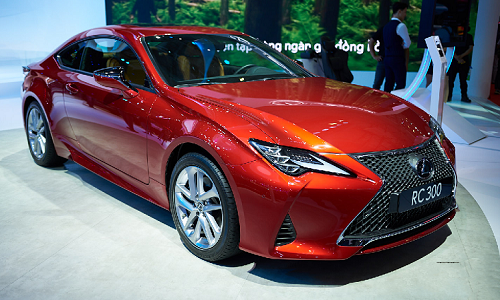 Chi tiết Lexus RC 300 hơn 3 tỷ đồng tại Việt Nam