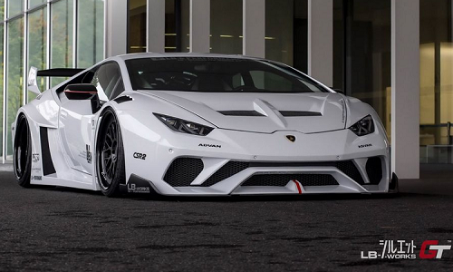 "Bộ cánh" Liberty Walk của Lamborghini Huracan đắt ngang siêu xe