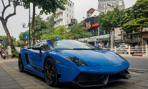 Siêu xe Lamborghini Gallardo hàng hiếm tại Hà Nội thay “áo” mới 